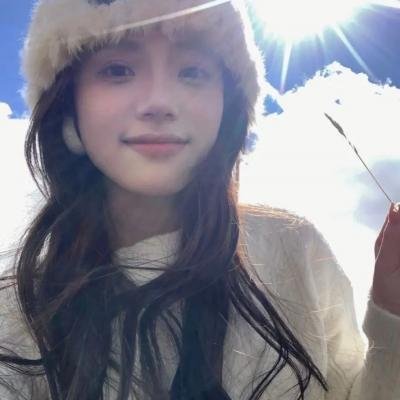 在火山下